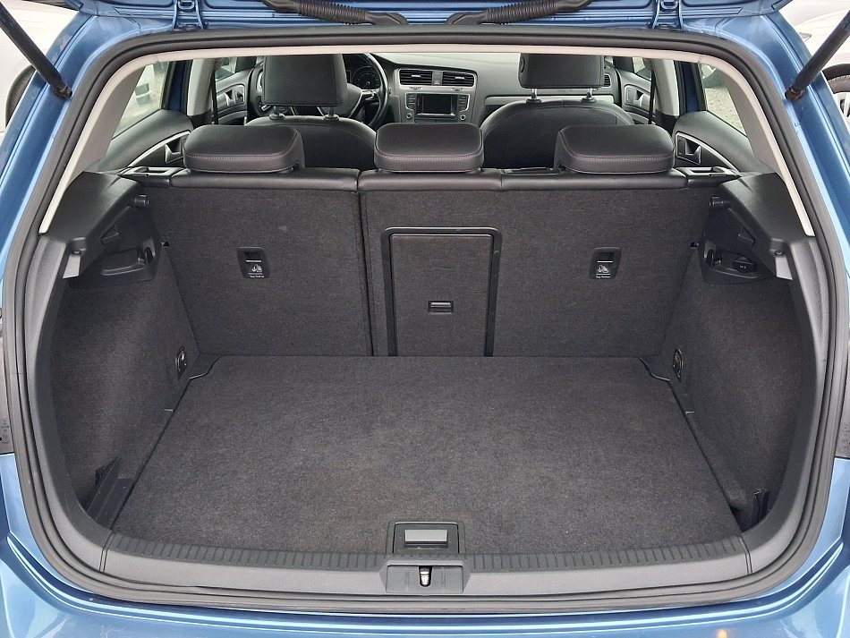 Volkswagen Golf 1.2TSI 