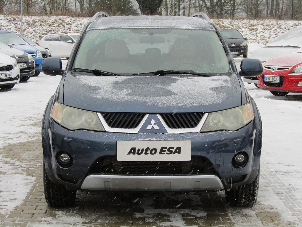 Mitsubishi Outlander 2.0 D  4x4, 7míst