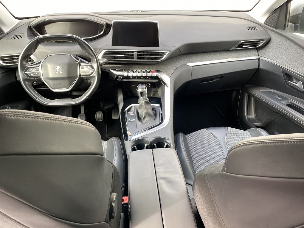Peugeot 3008 1.2PT Allure