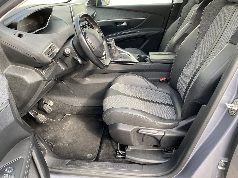 Peugeot 3008 1.2PT Allure