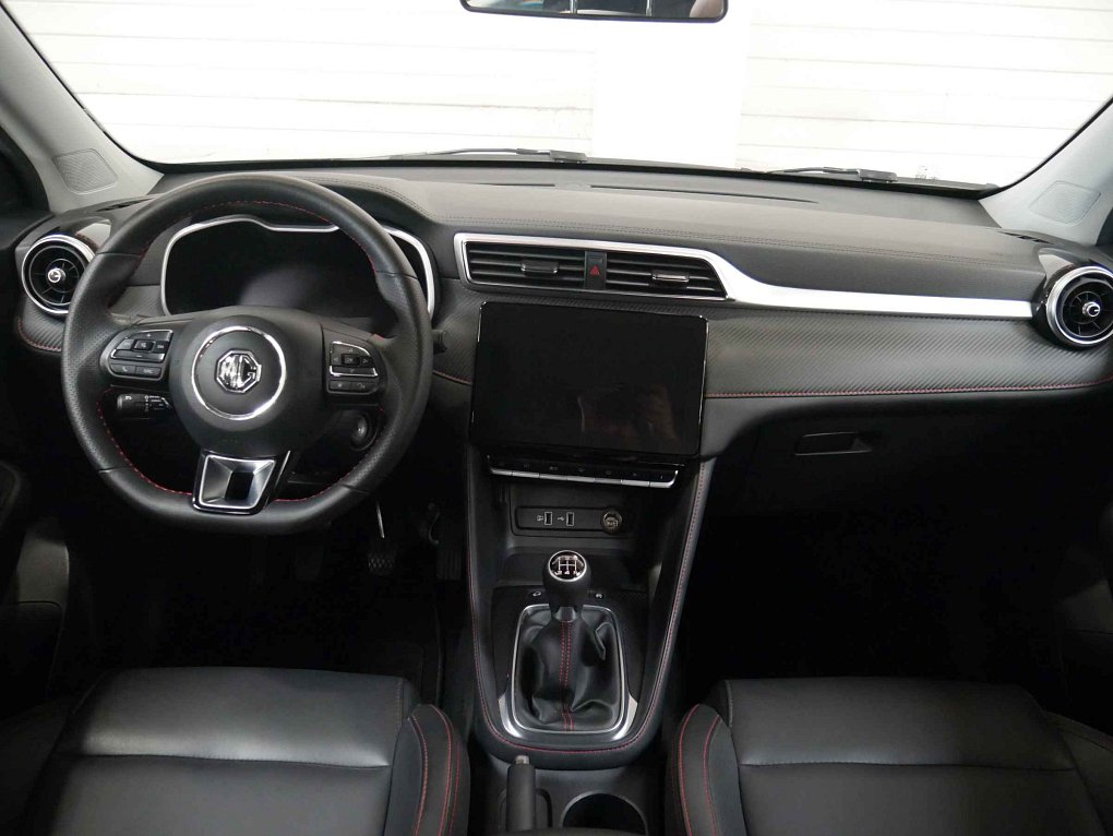 MG ZS 1.5 i 