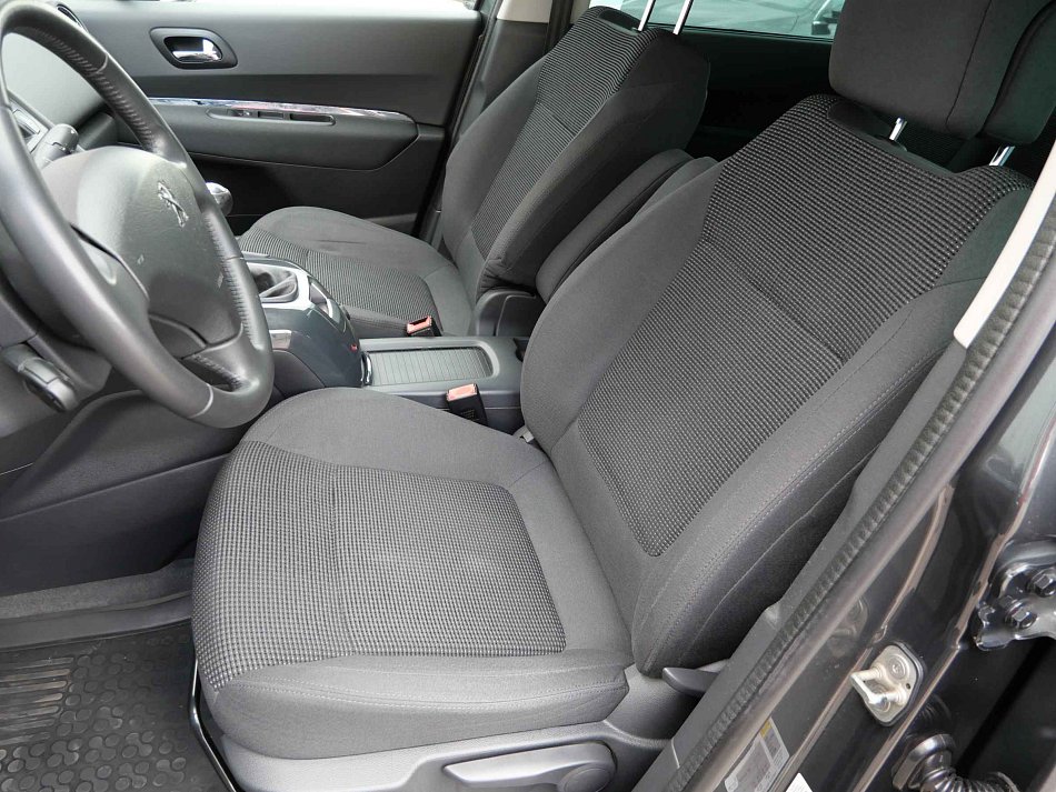 Peugeot 5008 2.0 HDi 