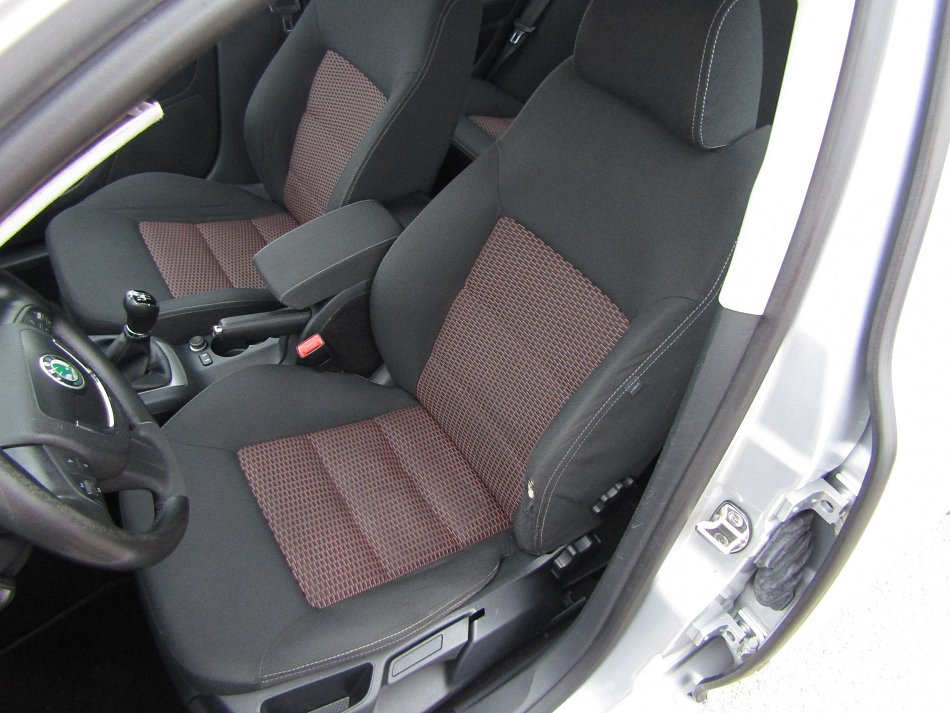 Škoda Octavia II 2.0 TDi Elegance