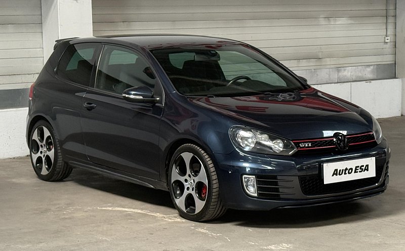 Volkswagen Golf 2.0 TSi 