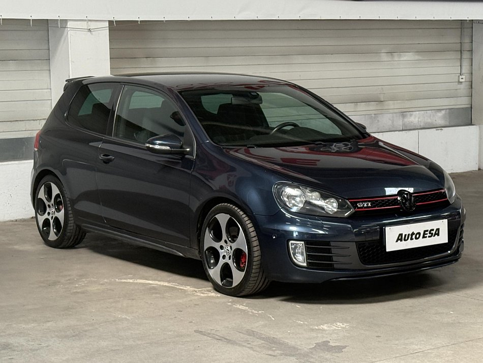 Volkswagen Golf 2.0 TSi 