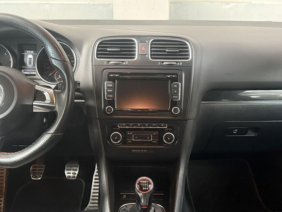 Volkswagen Golf 2.0 TSi 