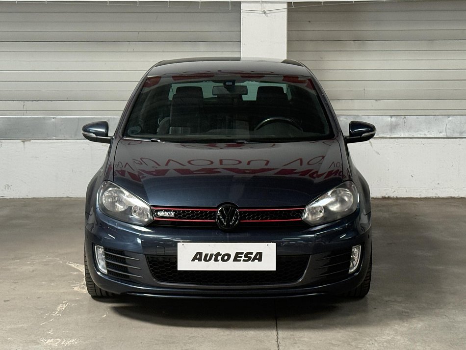 Volkswagen Golf 2.0 TSi 