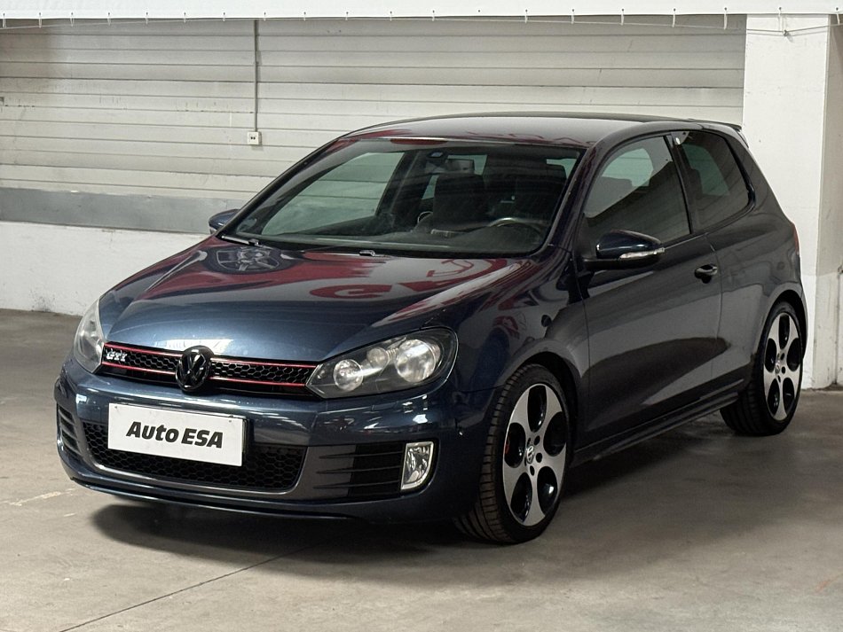 Volkswagen Golf 2.0 TSi 