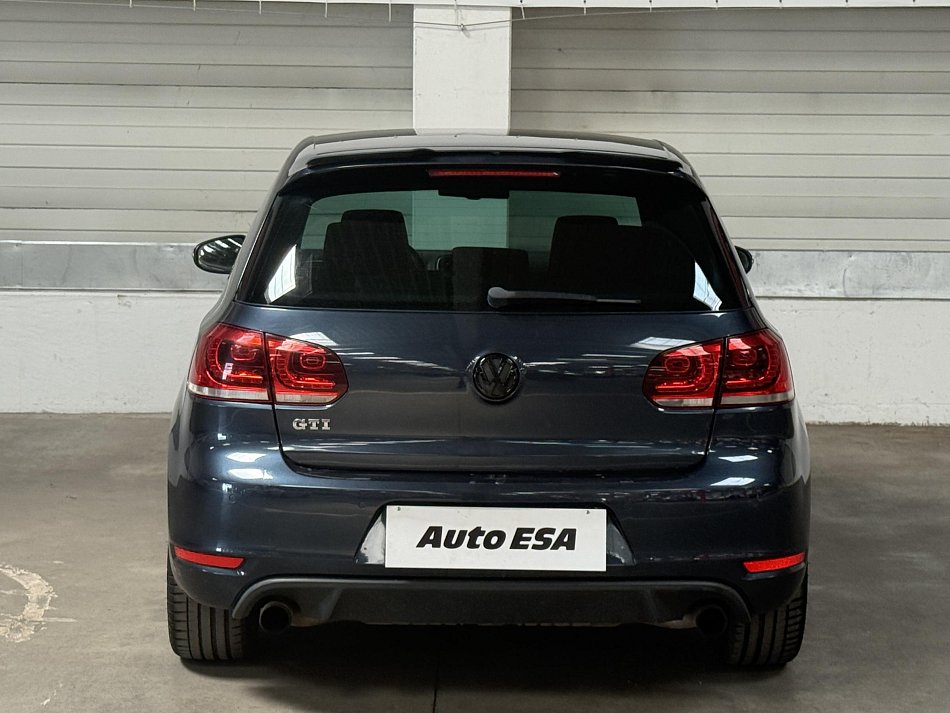 Volkswagen Golf 2.0 TSi 