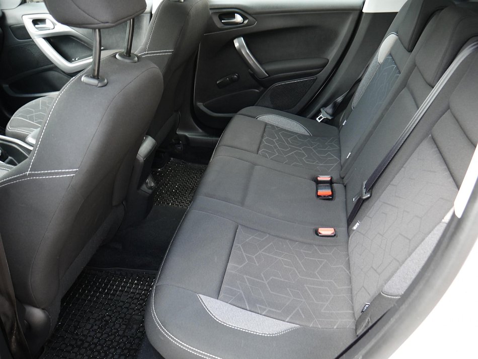 Peugeot 2008 1.6 HDi Active