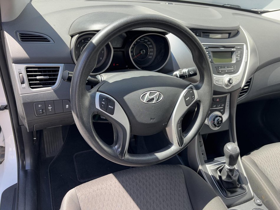 Hyundai Elantra 1.6 
