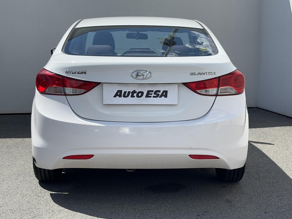 Hyundai Elantra 1.6 