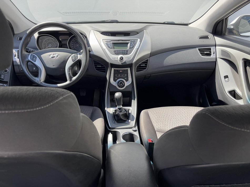 Hyundai Elantra 1.6 