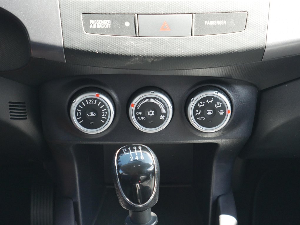 Citroën C-Crosser 2.2HDi  7míst, 4x4