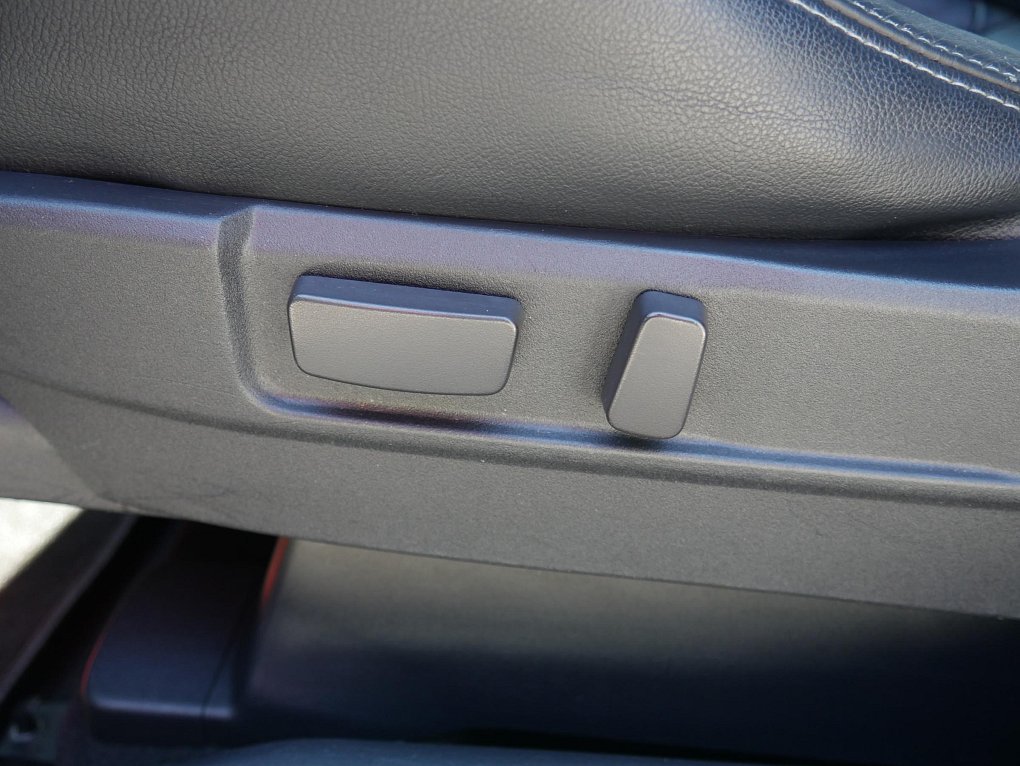 Citroën C-Crosser 2.2HDi  7míst, 4x4