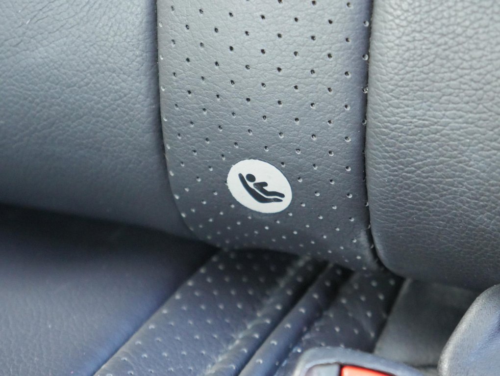 Citroën C-Crosser 2.2HDi  7míst, 4x4