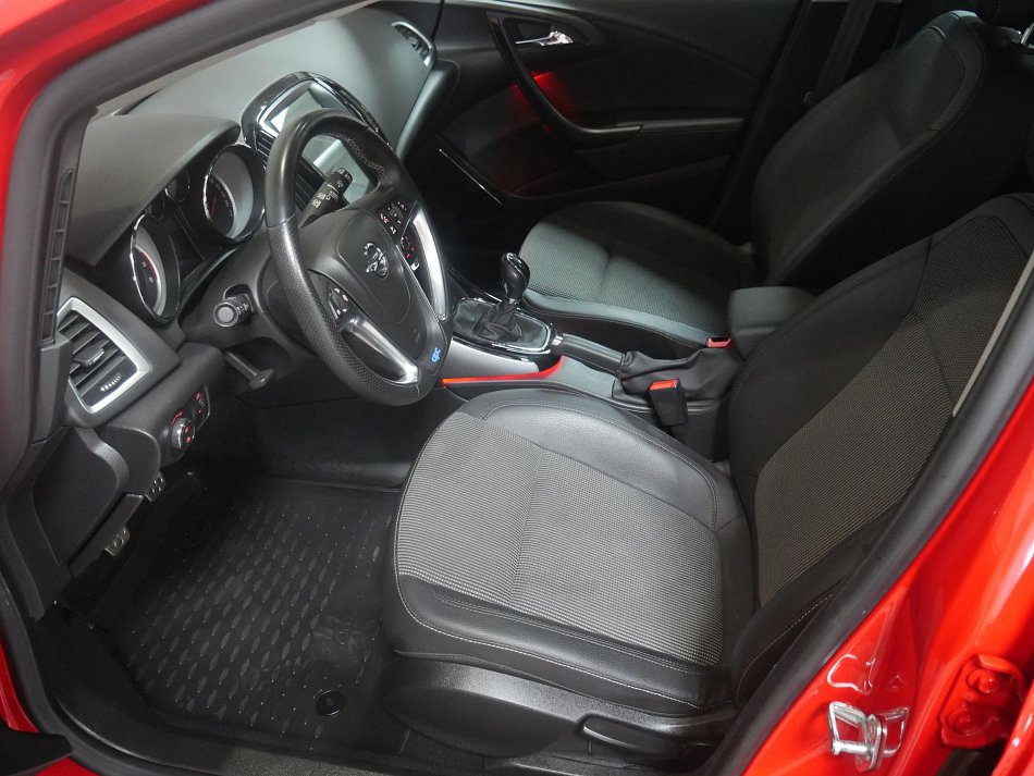 Opel Astra 1.4 Turbo OPC line