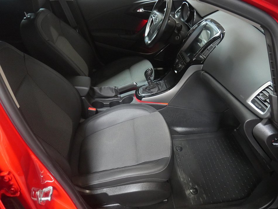 Opel Astra 1.4 Turbo OPC line