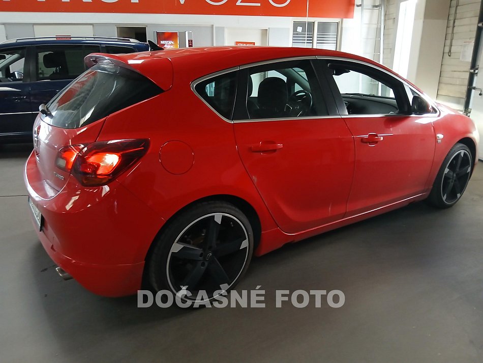 Opel Astra 1.4 Turbo OPC line