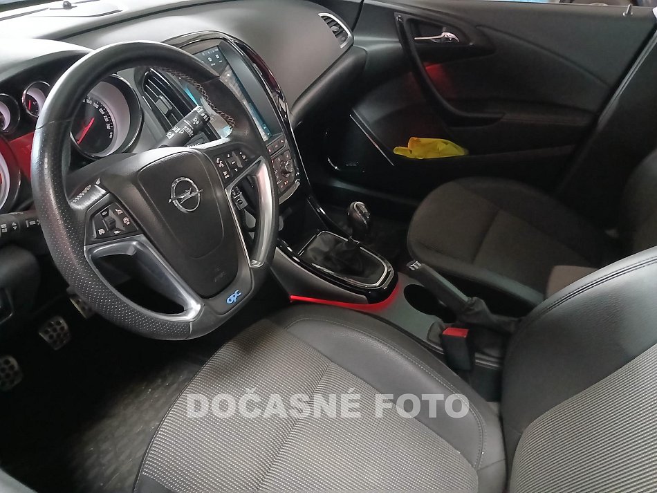 Opel Astra 1.4 Turbo OPC line