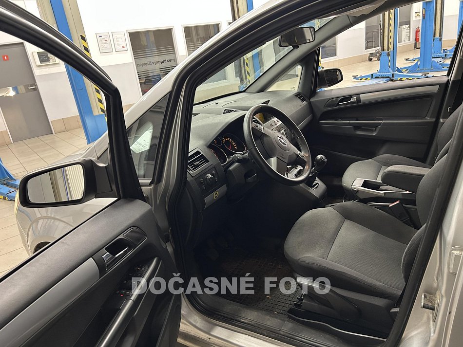 Opel Zafira 1.8i  7Míst