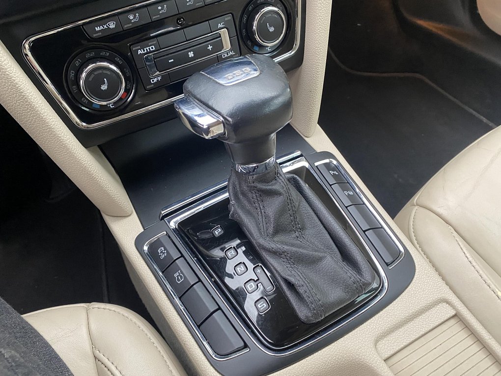 Škoda Superb II 2.0 TDi Elegance