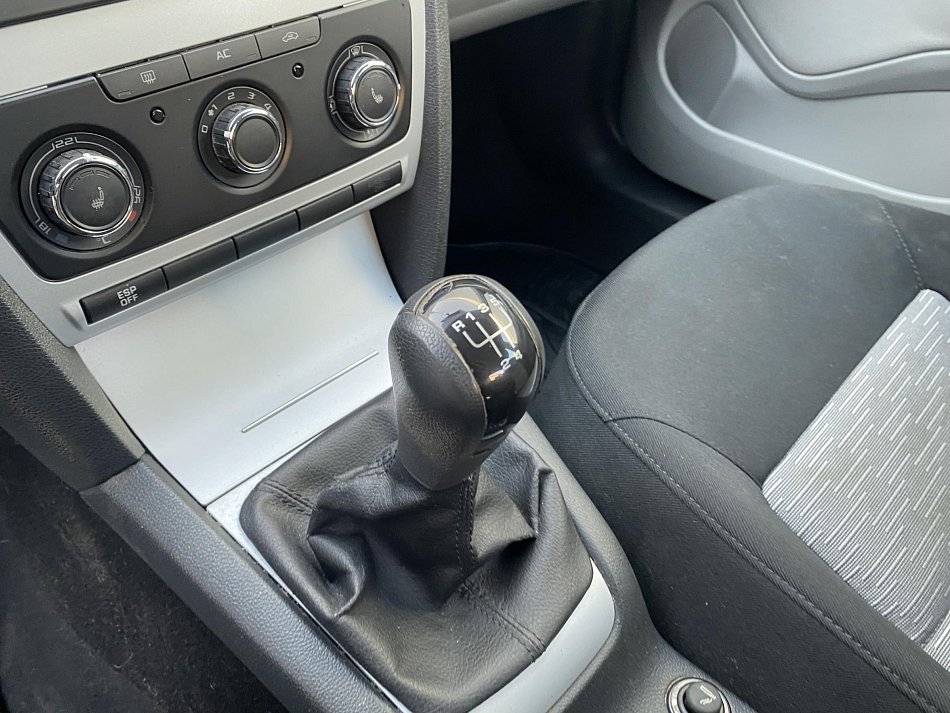 Škoda Octavia II 1.6 MPi Ambiente