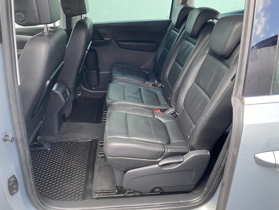 Volkswagen Sharan 2.0 TDi Highline 7míst