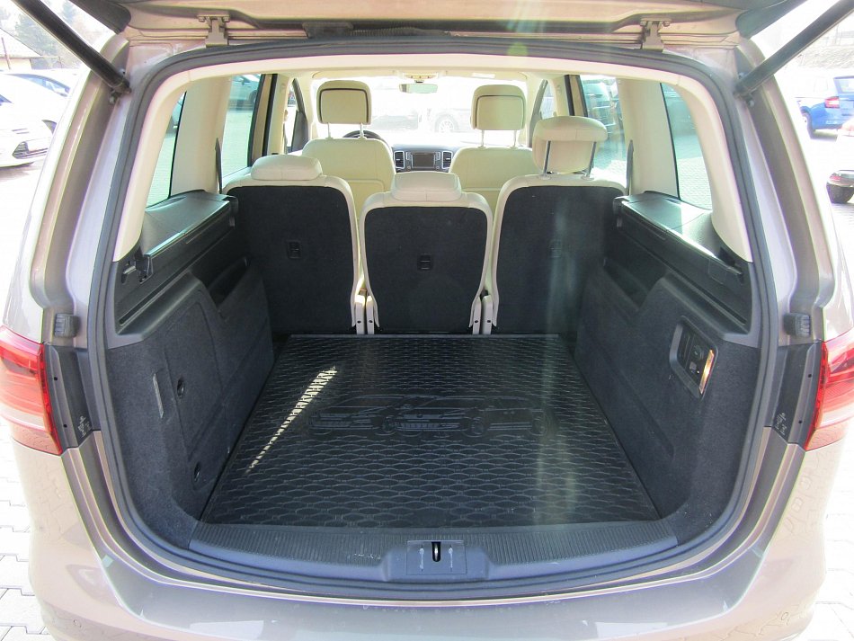 Volkswagen Sharan 2.0TDi 