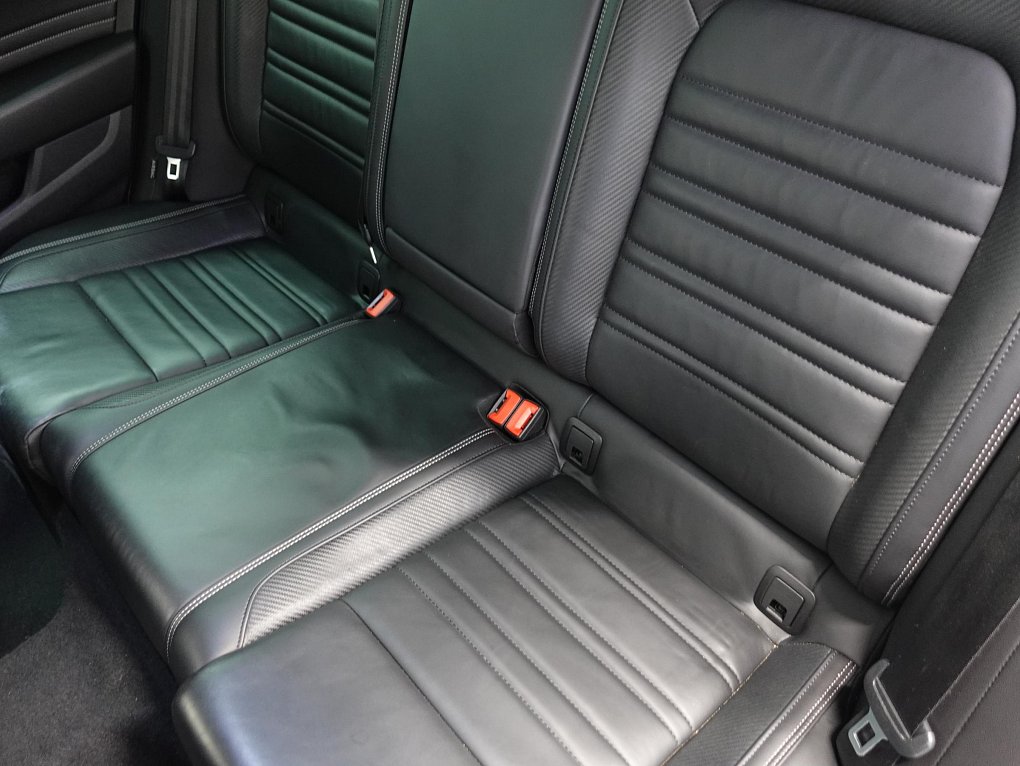 Volkswagen Passat 2.0 TSI 