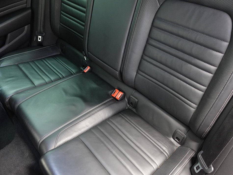 Volkswagen Passat 2.0 TSI 