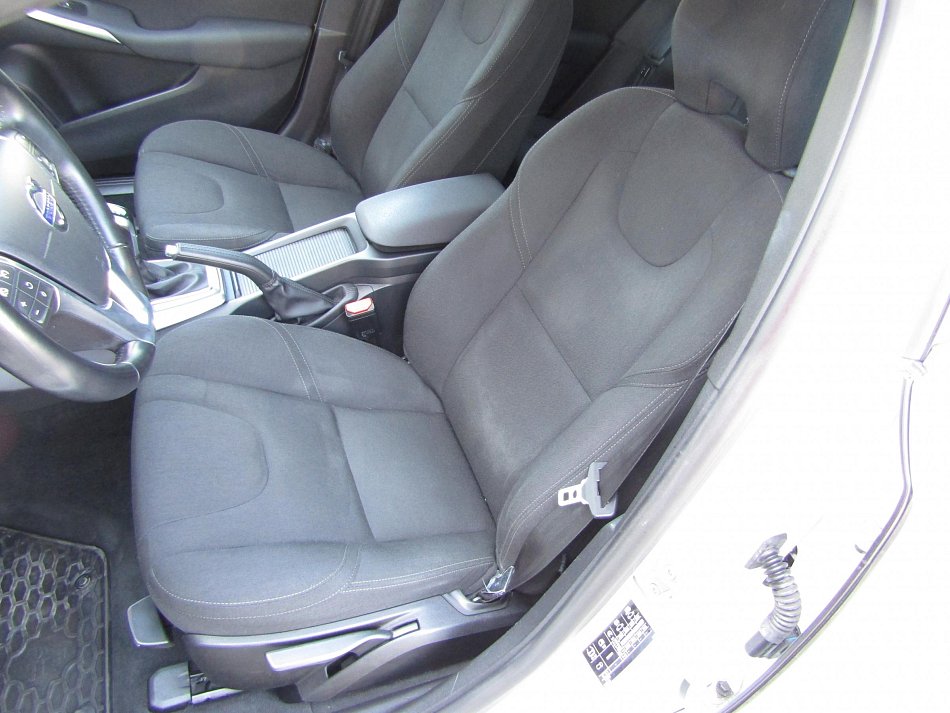 Volvo V40 2.0D 
