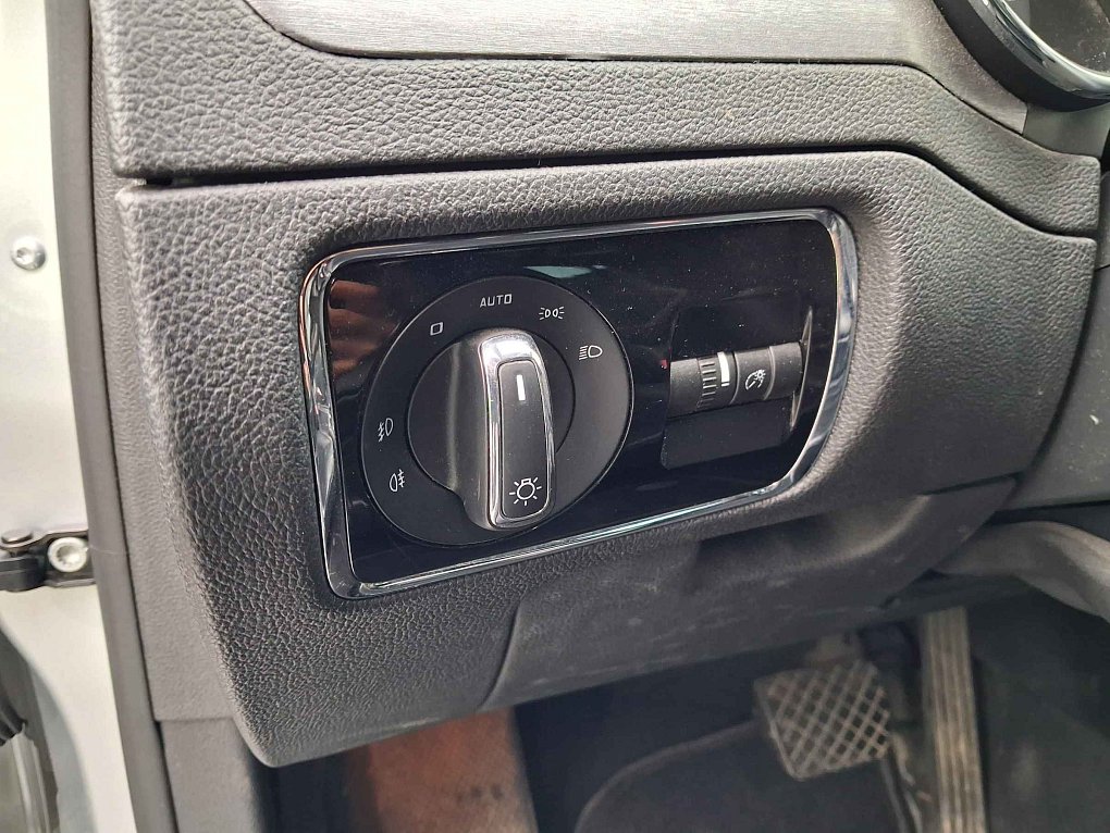 Škoda Superb II 2.0 TDi Elegance