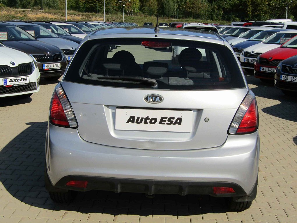 Kia Rio 1.4i 