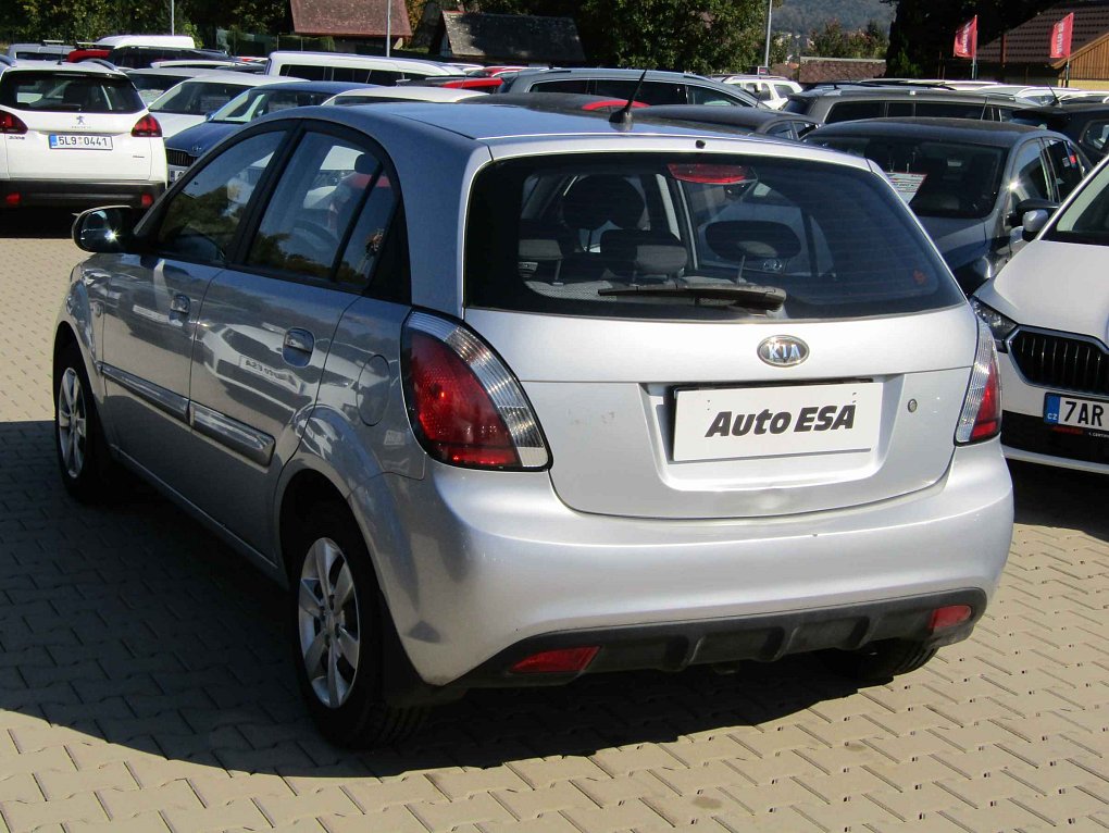Kia Rio 1.4i 