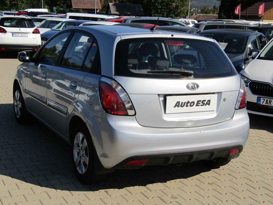 Kia Rio 1.4i 