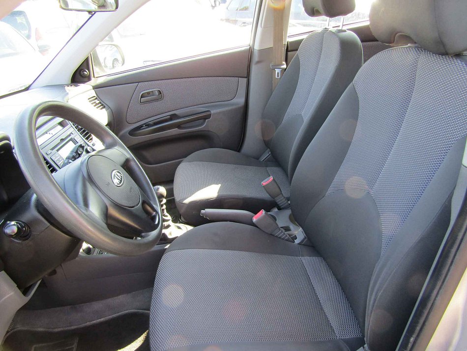 Kia Rio 1.4i 