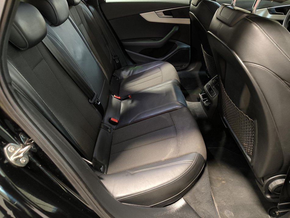 Audi A4 3.0 TDi V6 S-line Quattro