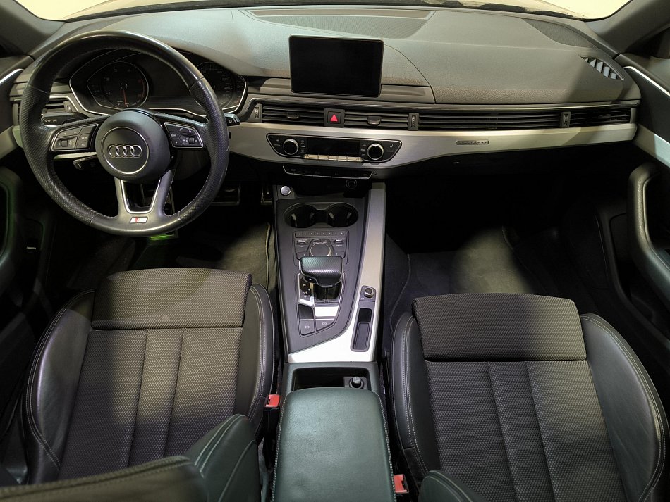 Audi A4 3.0 TDi V6 S-line Quattro
