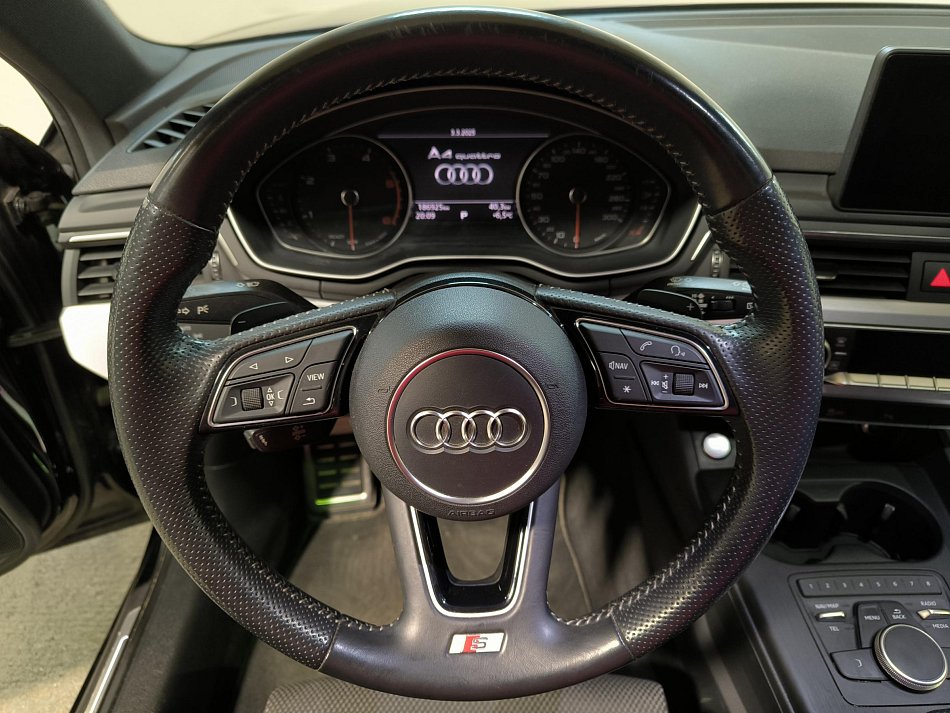 Audi A4 3.0 TDi V6 S-line Quattro