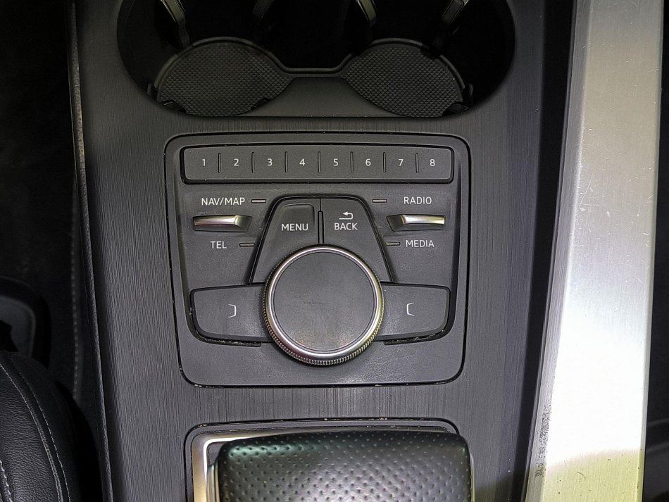 Audi A4 3.0 TDi V6 S-line Quattro