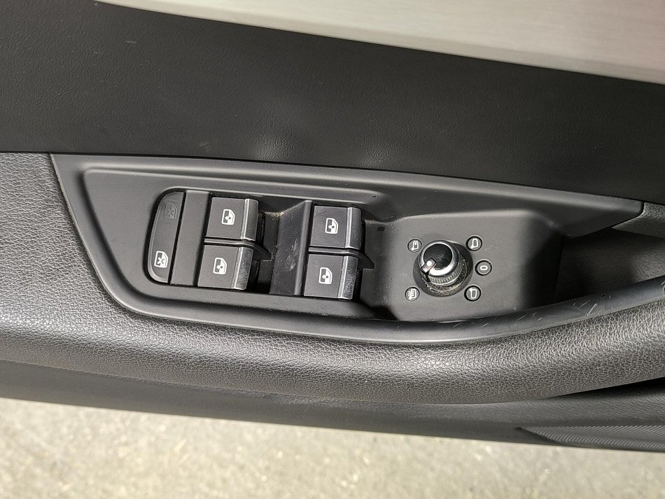 Audi A4 3.0 TDi V6 S-line Quattro