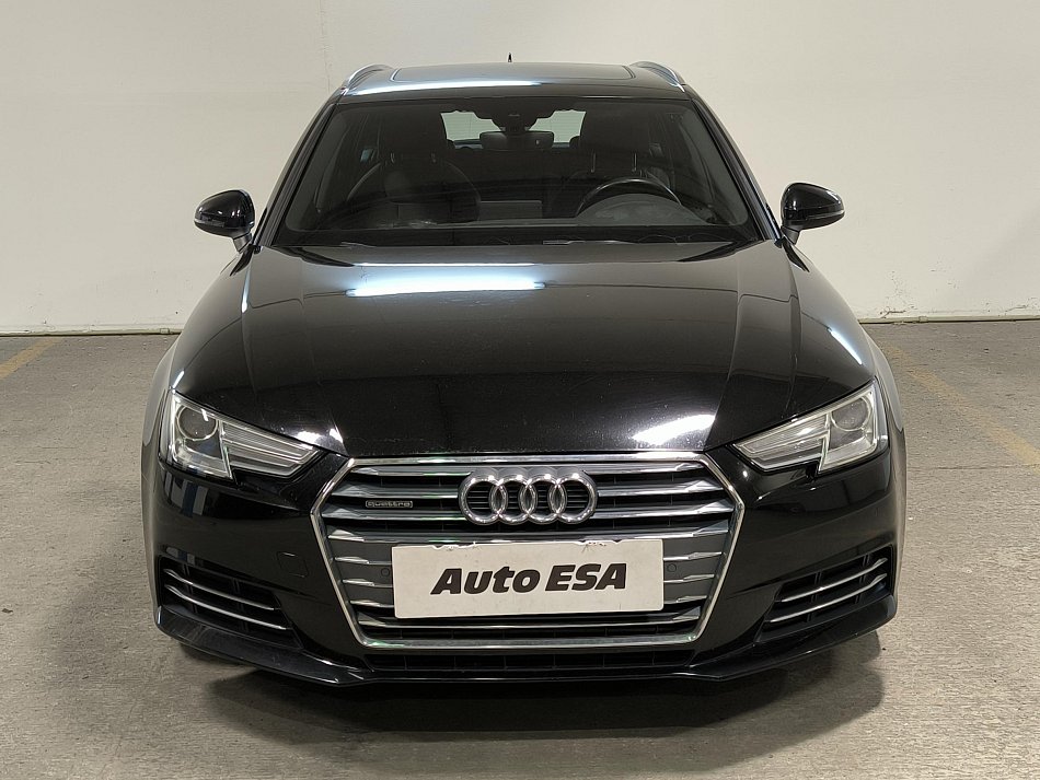 Audi A4 3.0 TDi V6 S-line Quattro