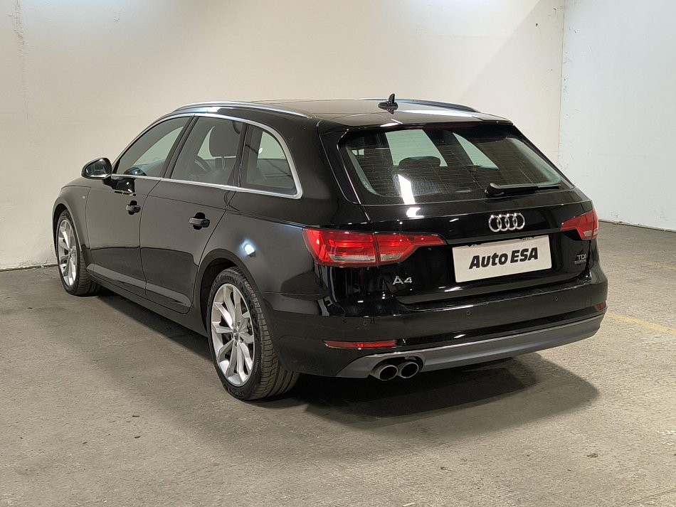Audi A4 3.0 TDi V6 S-line Quattro