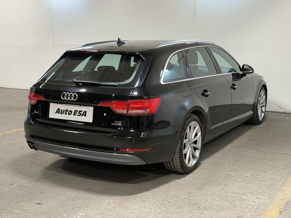 Audi A4 3.0 TDi V6 S-line Quattro