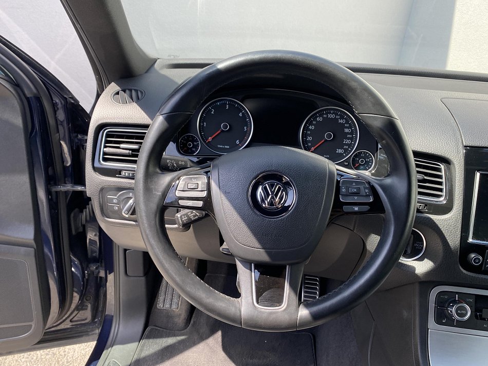 Volkswagen Touareg 3.0 TDi V6  4x4