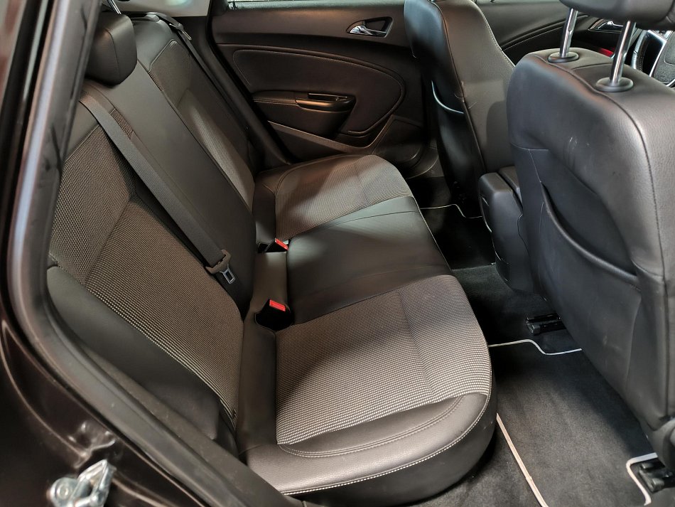 Opel Astra 1.4T 