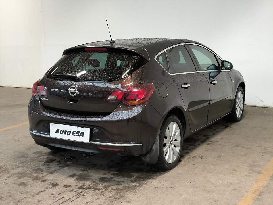 Opel Astra 1.4T 