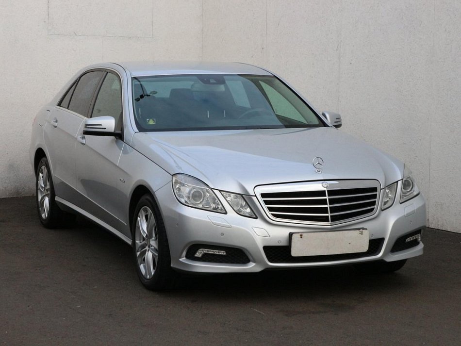 Mercedes-Benz Třída E 2.2 DCi Avantgarde E220