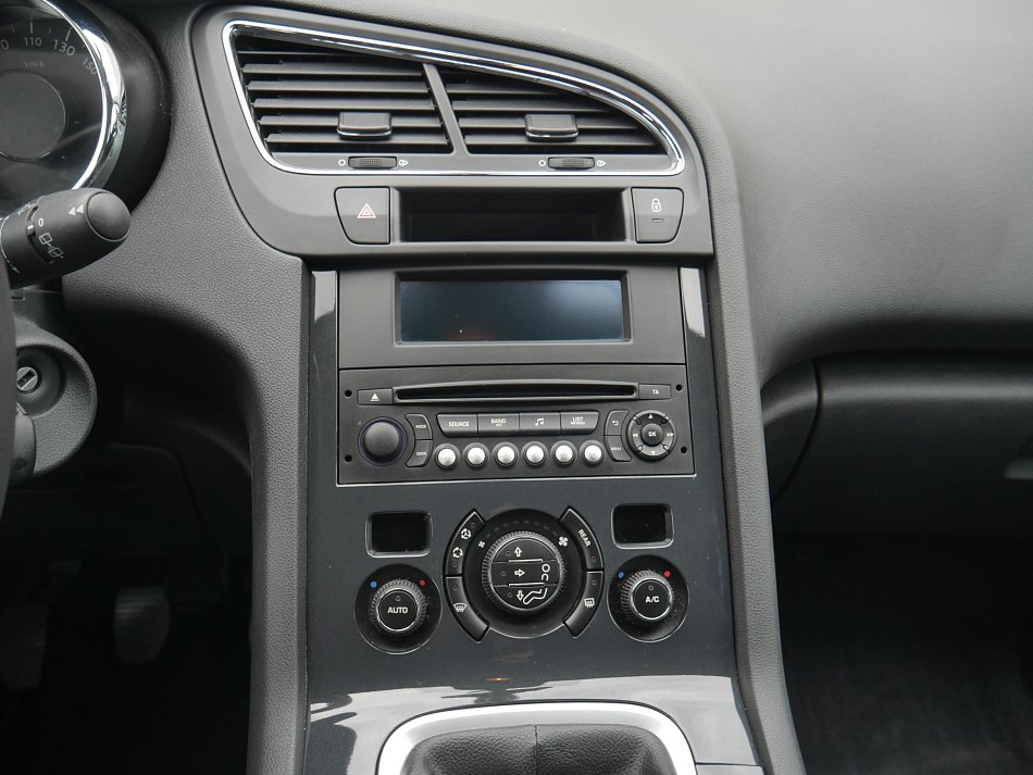 Peugeot 5008 1.6i 